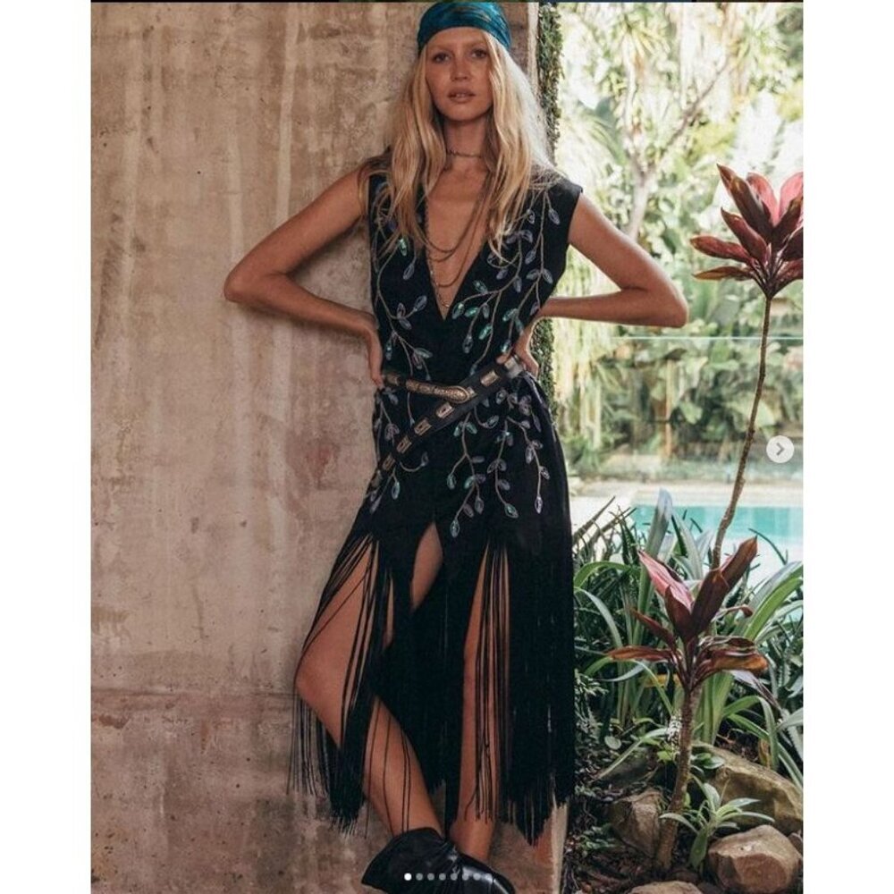 Chasing Unicorns Smoke on the Water Beaded and Fringe Silk Best Black O/S